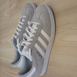 Adidas Gazelle Light Gray and White Sneakers EUC